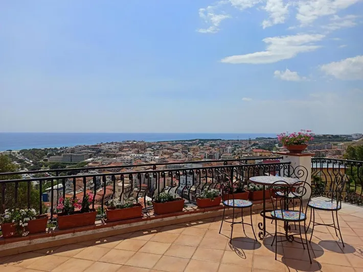 Casa de huéspuedes para 2 personas, con balcón y vistas - 1