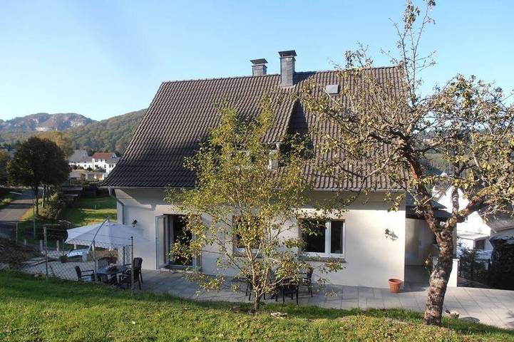 Ferienhaus für 14 Personen, mit Terrasse und Garten sowie Sauna in Brilon