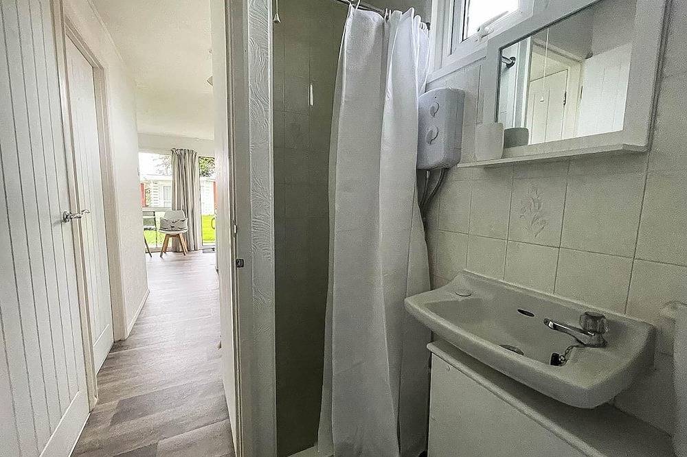 Lovely 4 berth chalet at Cedar Springs Park in Heacham, Norfolk ref 92031Cs in Heacham, Norfolk Coast