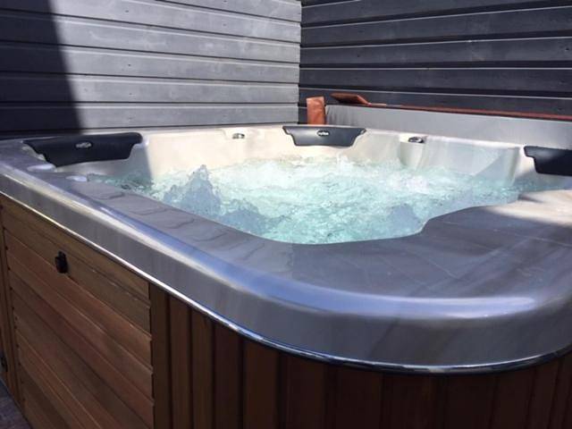 Gîte pour 4 personnes, avec jacuzzi ainsi que piscine et jardin dans Cambuston - 4