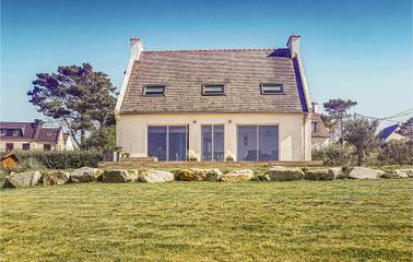 Location de vacances pour 8 personnes, avec terrasse et jardin à Plouarzel