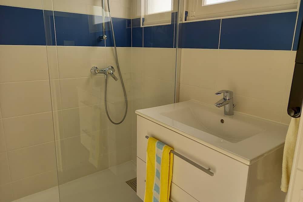 Town house 200m from all amenities, center, port, train station, park... in Le Croisic, Côte d'Amour