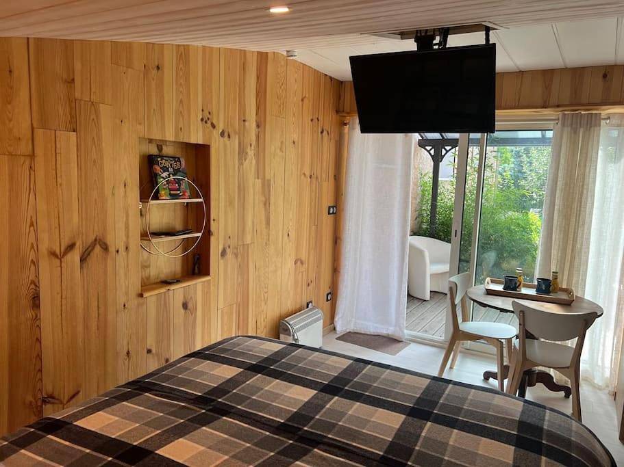 Appartement entier, One-Bedroom Apartment in Seyne-les-Alpes, Alpes-de-Haute-Provence
