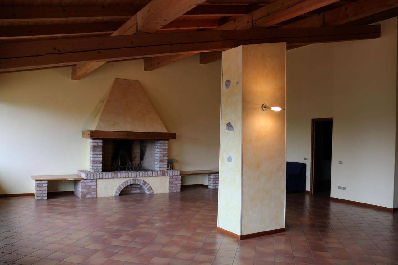 Ganze Wohnung, Two-Bedroom Apartment in Volta Mantovana, Mantua Provinz