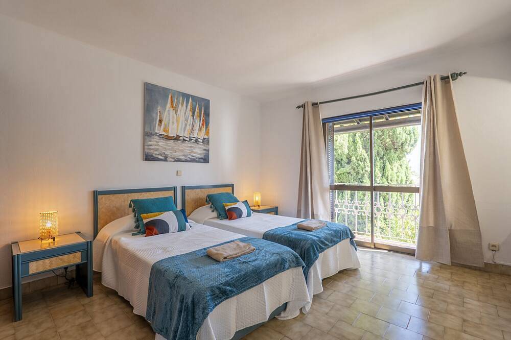 Appartamento intero, 2 Bedroom Apartment with Swimming pool at São Rafael Beach - Albufeira in Albufeira, Distretto di Faro