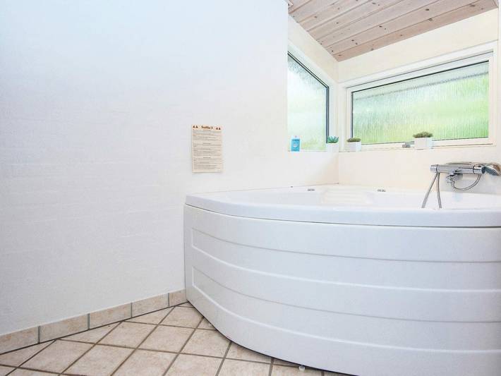 Ferienhaus für 8 Personen, mit Sauna und Whirlpool in Grenå Strand - 2