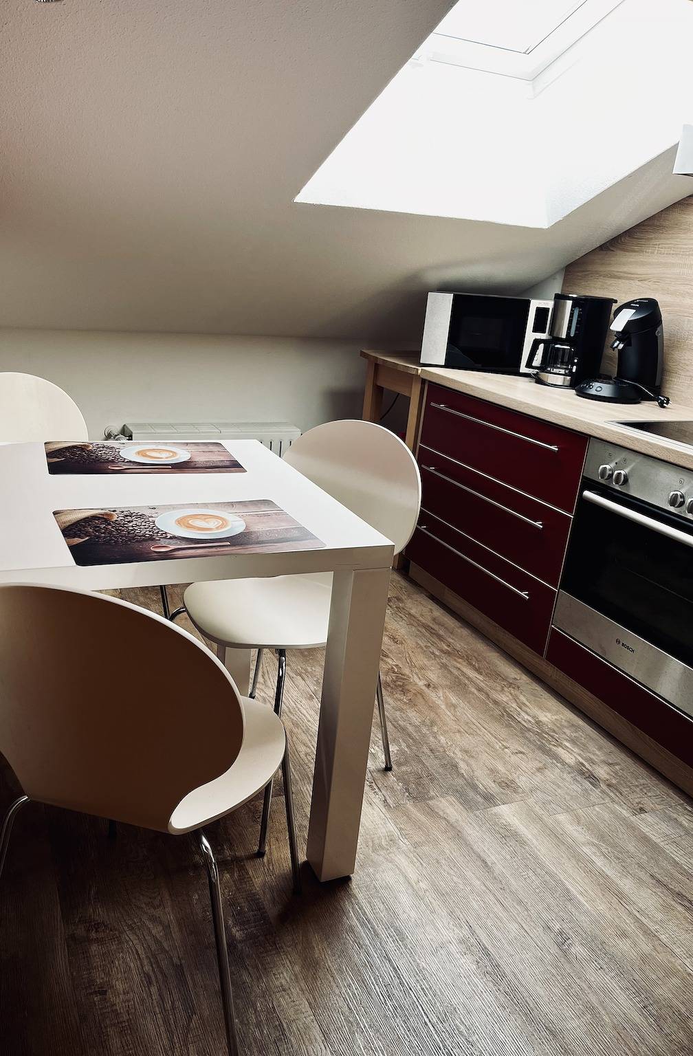 Geheel vakantieappartement, Ferienwohnung Thullner inkl. Chiemgaukarte - Flat 3, 40 sqm, kitchen, 1 bed-sit room, max 2 pers, Wlan in Ruhpolding, Beierse Alpen