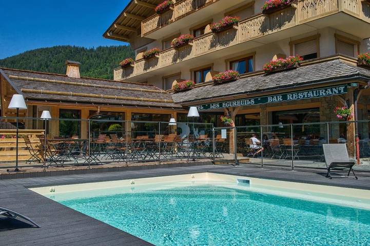 Hôtel pour 2 personnes, avec jacuzzi et jardin ainsi que piscine et sauna