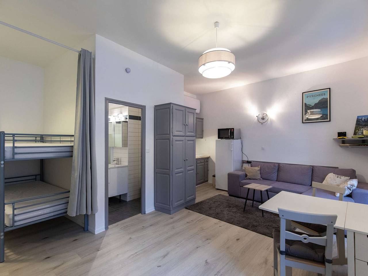 Estudio entero, Estudio céntrico renovado para 4 personas con cocina equipada y cercano a servicios in Cauterets, Parque nacional de los Pirineos