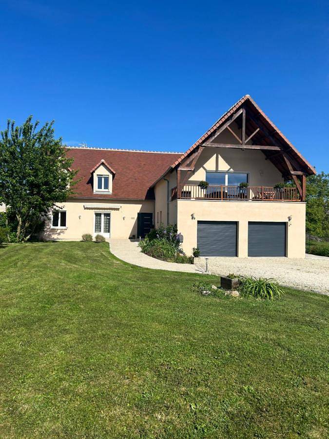 Cottage pour 2 personnes, avec jardin et sauna ainsi que piscine et vue, animaux acceptés à Monthoiron