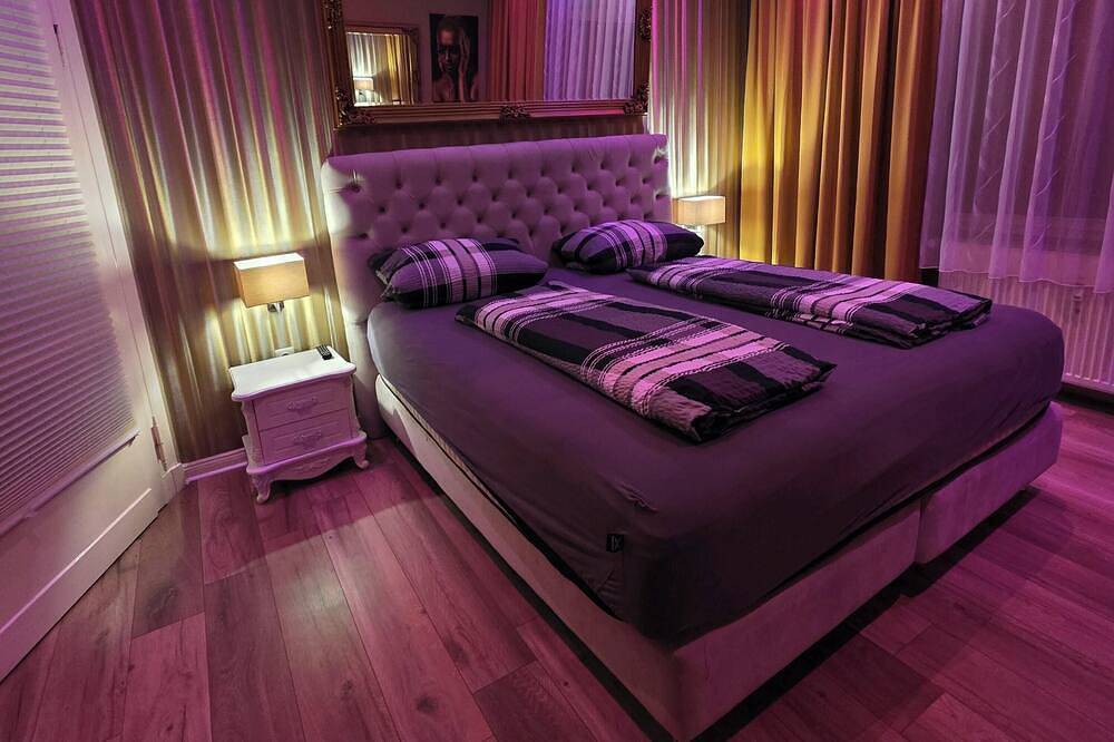 Apartamento entero, Golden Dream The romantic apartment for erotic hours for two in Remscheid, Condado del Monte