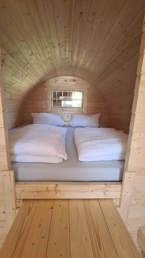 Zelt für 3 Personen, mit Whirlpool und Garten sowie Pool und Sauna in Franken