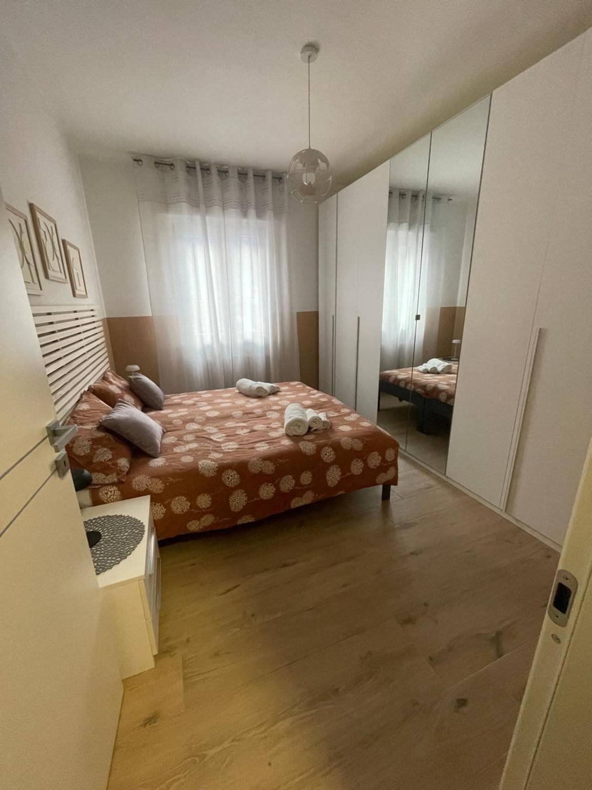 Geheel appartement, Appartement 'Emmie House' met Uitzicht op de Bergen, Balkon en Wi-Fi in Aosta, Walliser Alpen