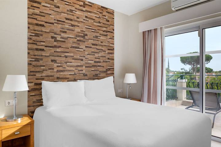 Villa para 4 pessoas, com Varanda e Jacuzzi e ainda Jardim and Piscina infantil em Quinta do Lago