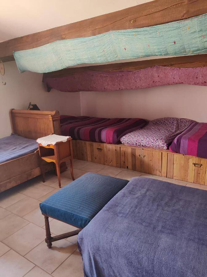 Location de vacances pour 5 personnes, avec terrasse ainsi que piscine et vue, adapté aux familles à Rognes - 4