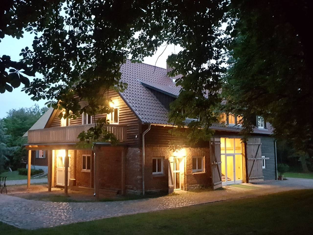 Ganze Ferienwohnung, Ferienwohnungen am Obersee - mit Zirbelholz unterm Darksky - Drei - Raum - Ferienwohnung Lindwerder in Krakow am See, Naturpark Nossentiner/Schwinzer Heide