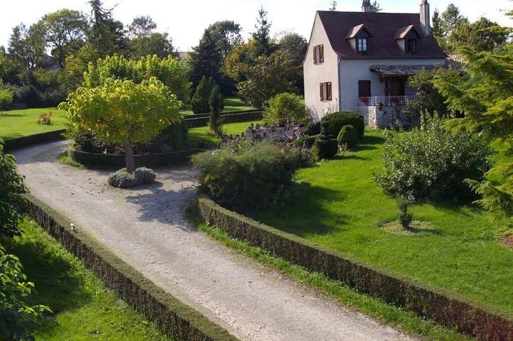 Gîte pour 5 personnes, avec terrasse et jardin, animaux acceptés à Valprionde