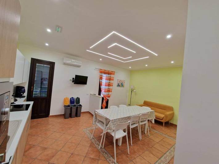 Appartamento per 8 persone, con vista lago e balcone nonché panorama in Piana degli Albanesi