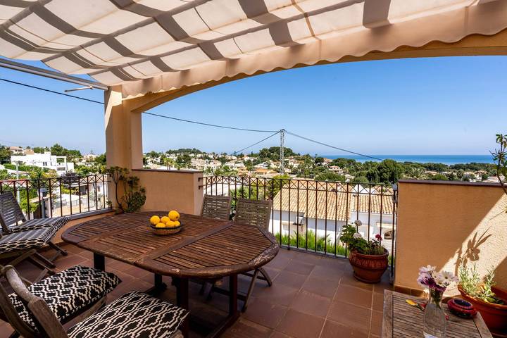 Apartamento para 6 personas, con piscina y vistas al mar en Montgó