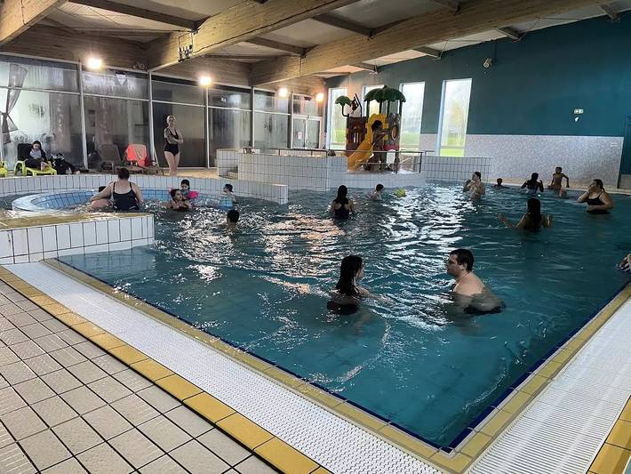 Camping pour 4 personnes, avec Terrasse et Piscine dans les Ardennes
