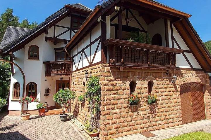 Ferienwohnung für 4 Personen, mit Garten und Balkon in Erfweiler