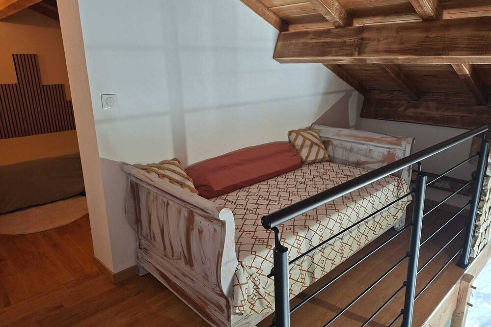 Entire apartment, In the heart of olive groves and lavender fields, near the Gorges du Verdon! in Valensole, Verdon Regional Natural Park