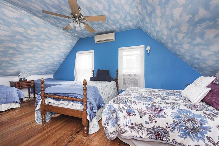 Vacation rental for 24 people, with garden in Cape May