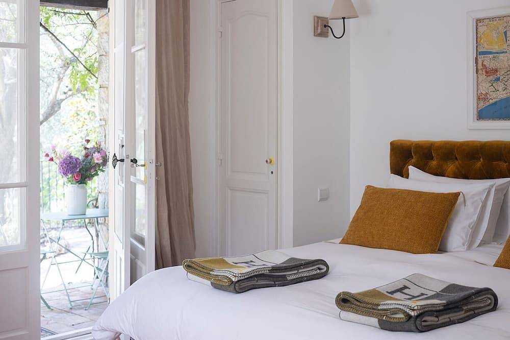La Pitchoune:  4 bedroom, Ac, Luxury Chef's Kitchen Built by Paul & Julia Child in Châteauneuf-Grasse, Mediterranean Coast (France)