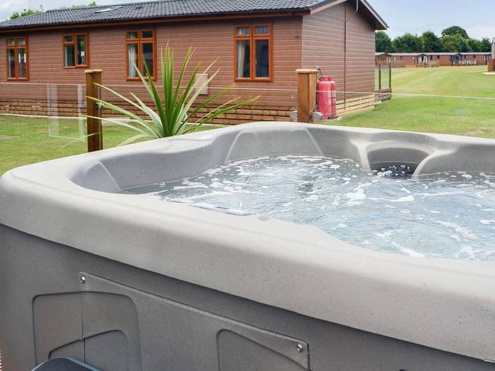Cottage for 6 people, with garden and hot tub, child-friendly in Yorkshire
