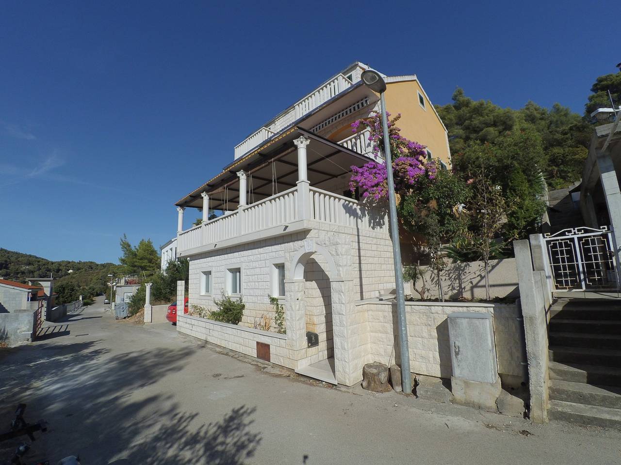 Ganze Wohnung, 2-Zimmer-Ferienwohnung mit Terrasse und Meerblick Brna, Korcula A-15730-b in Blato, Korcula