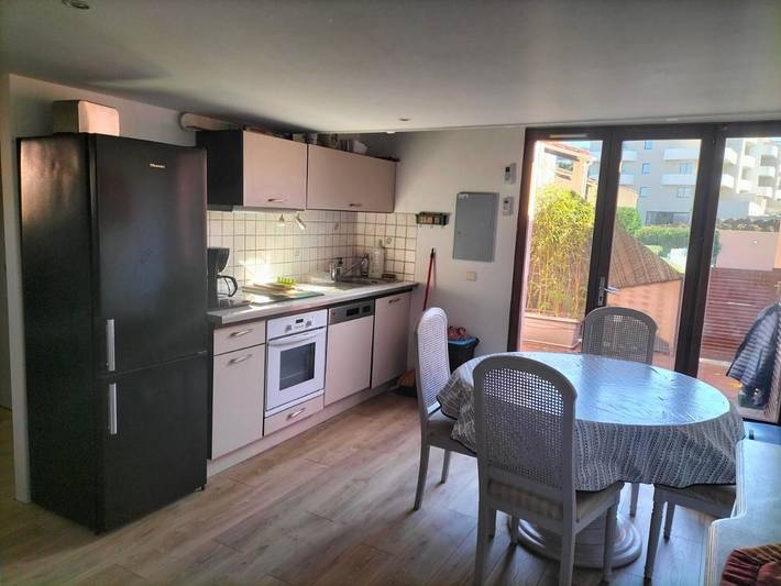 Location de vacances pour 6 personnes, avec balcon ainsi que vue et piscine, adapté aux familles dans Plage d'Agosta - 4