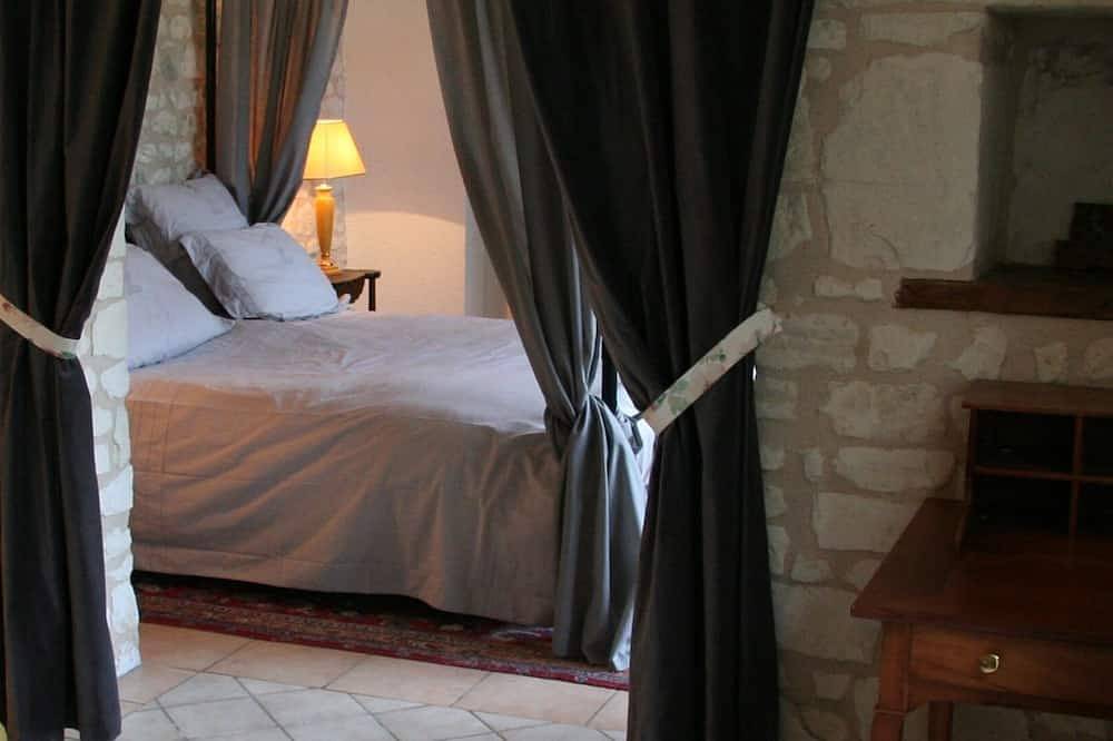 Cottage, 4 chambres à coucher jusqu'à 10, piscine, dans un château du Xviie C dans la vallée de la Loire in Bournand, Vallée de la Loire