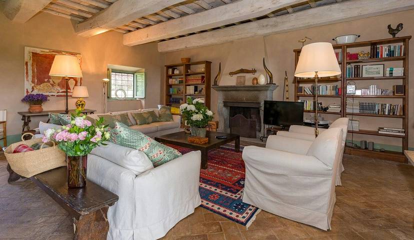 Villa situada en medio de los bosques de castaños, cerca de Viterbo in Viterbo, Provincia de Viterbo