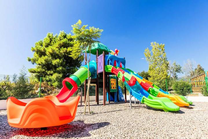 Camping pour 4 personnes, avec piscine et terrasse, animaux acceptés en Corse-du-Sud - 4