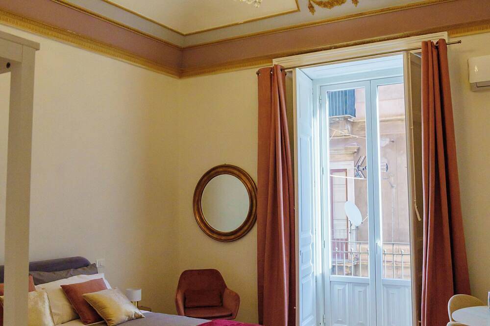 Apartamento entero, Volte Oro Accommodation with Bathroom and Kitchen in Catania, Provincia de Catania