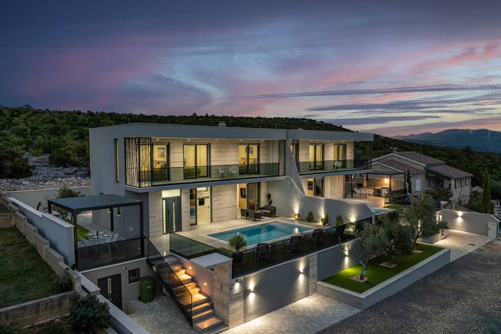 Villa für 6 Personen, mit Terrasse und Garten in Maslenica