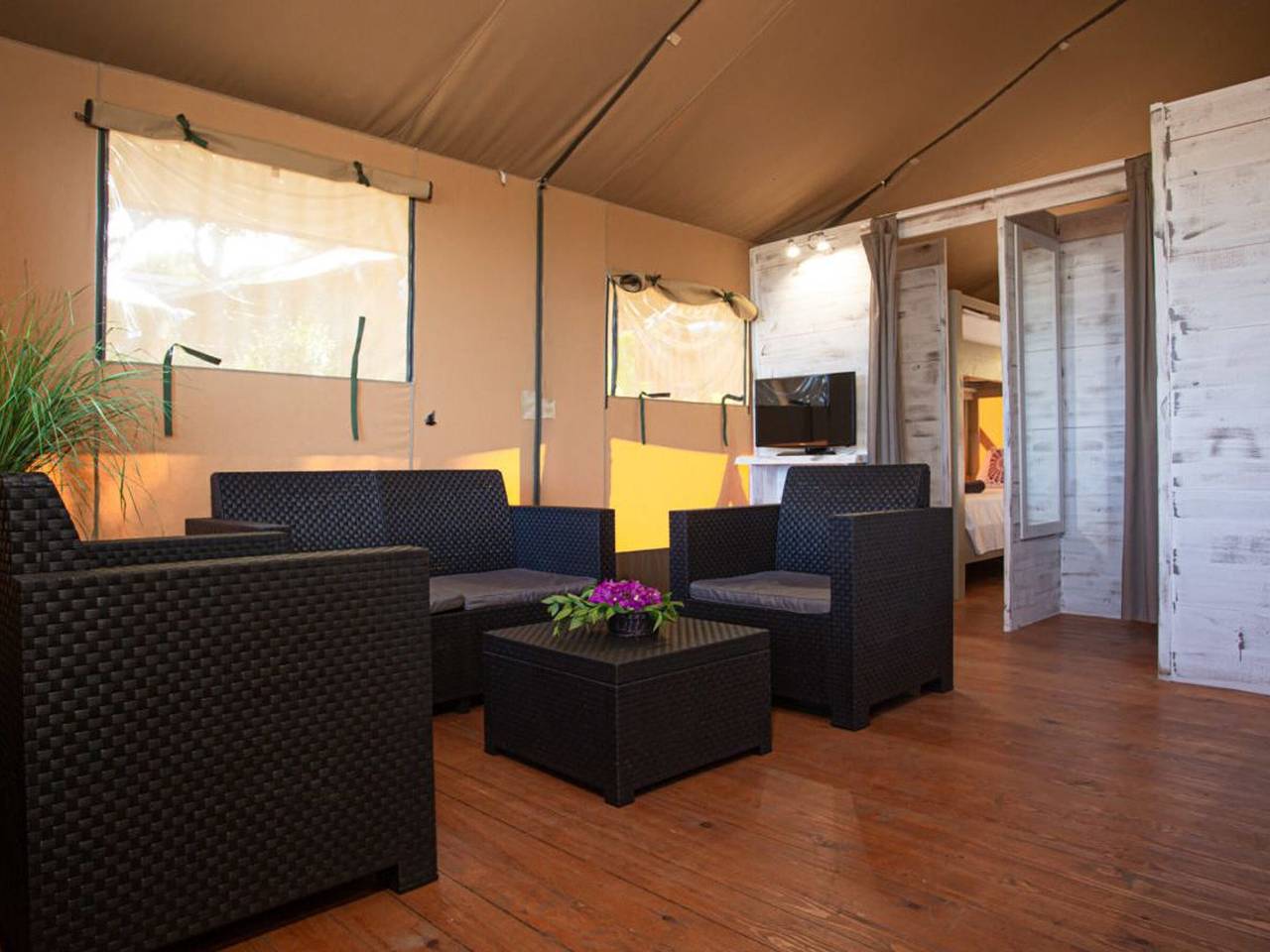 Canvas Bungalow with Terrace - Sleeps 5 in La Móra, Tarragona