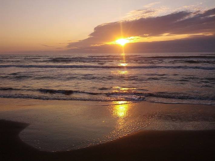 Vacation rental for 6 people, with hot tub and pool as well as balcony and yard in South Padre Island