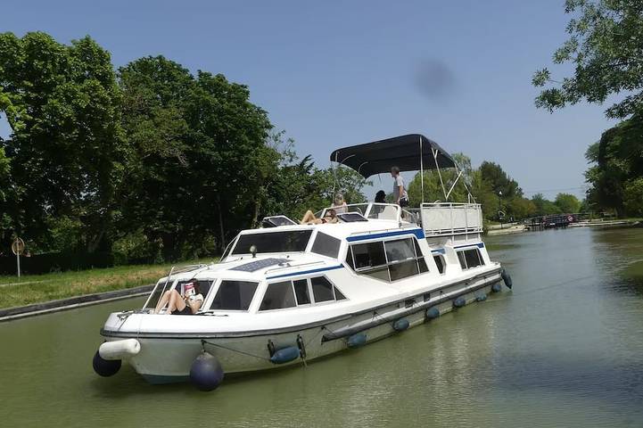 Péniche pour 8 personnes dans Port de Castelnaudary