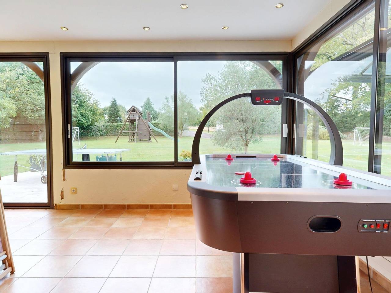 Greenland 15pers : jacuzzi sauna airhockey billard in Hudimesnil, Région de Coutances