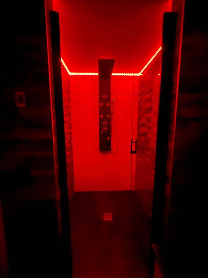 Ganze Wohnung, Love room: Aux plaisirs des sens jacuzzi privé in Barr, Region Sélestat-Erstein
