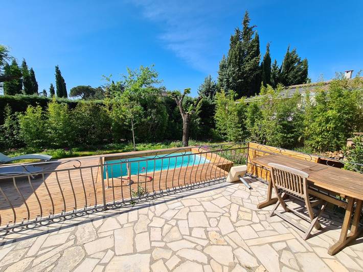 Location de vacances pour 6 personnes, avec jardin ainsi que piscine et balcon à Saint-Quentin-la-Poterie - 2