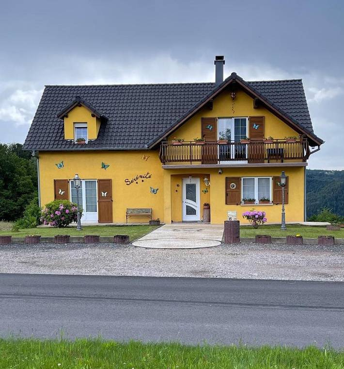 Gîte pour 2 personnes, avec vue et terrasse à Haselbourg