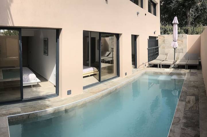 Villa für 5 Personen, mit Terrasse und Whirlpool