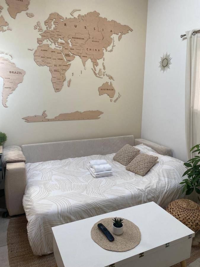 Appartement entier, One-Bedroom Apartment in Lançon-Provence, Côte méditerranéenne (France)