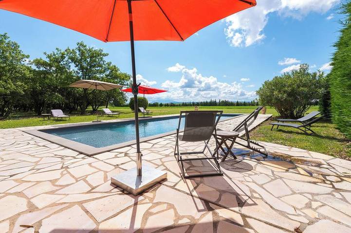 Gîte pour 15 personnes, avec jardin à La Baume-de-Transit