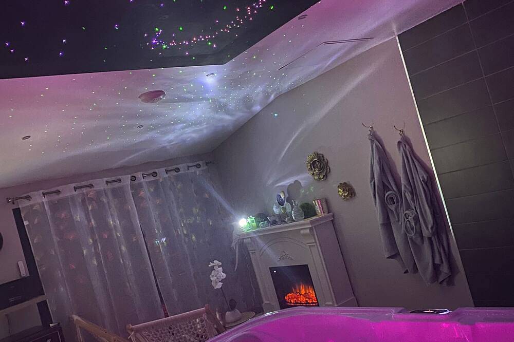 Spa privatif jacuzzi et sauna, maison de ville in Yerville, Région de Dieppe