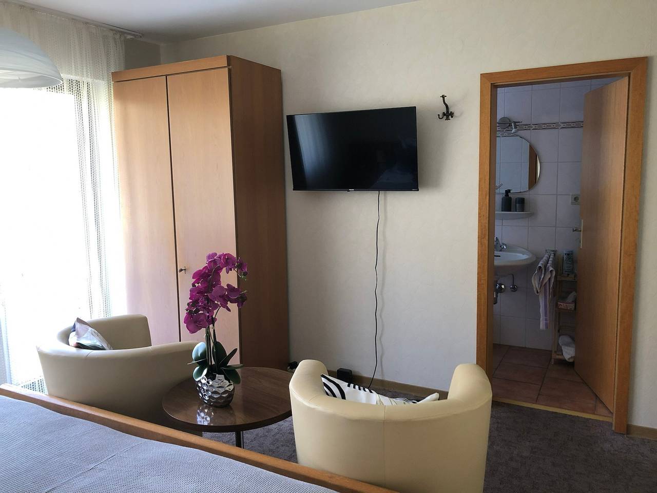 Zimmer 1 Og' Weinberg Anna, mit Gemeinschaftsgarten, Balkon und Wlan, sowie Gemeinschaftsküche in Klotten, Cochem-Zell