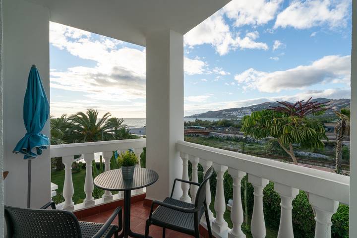 Holiday apartment for 4 people, with garden and balcony as well as children pool - 1