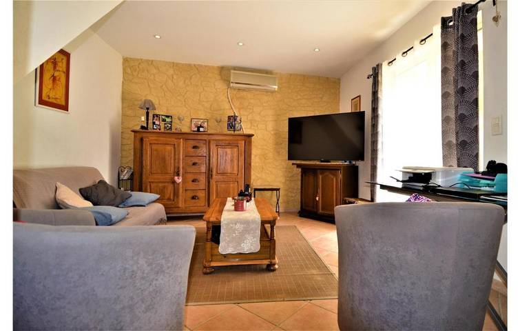 Location de vacances pour 5 personnes, avec jardin à Le Pin - 2